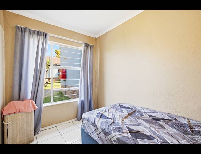 2 BEDROOM CLUSTER FOR SALE IN MAGALIESSIG